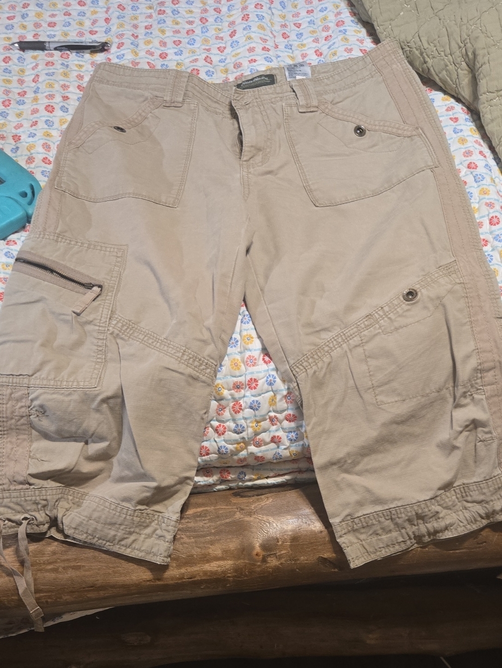 Eddie Bauer Womens Cargo Capri Shorts in Khaki